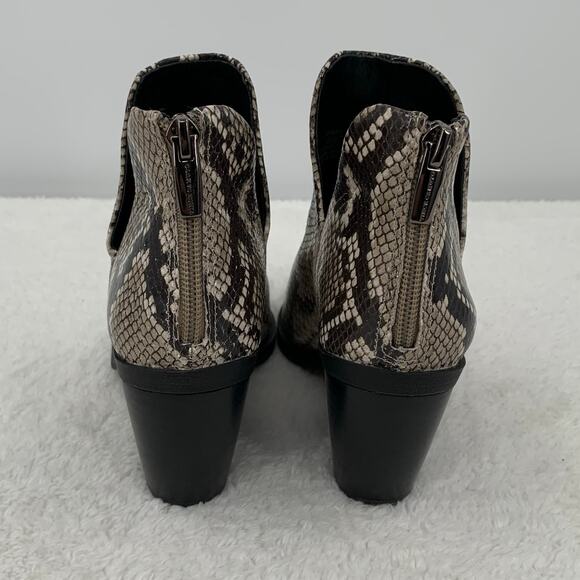 Vince Camuto Vp-Bibestie size 6.5M Ankle Bootie Snakeskin Pointed Toe Mob Wife - Picture 2 of 15